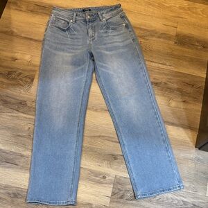 Women's Straight Leg Jeans - Light Blue